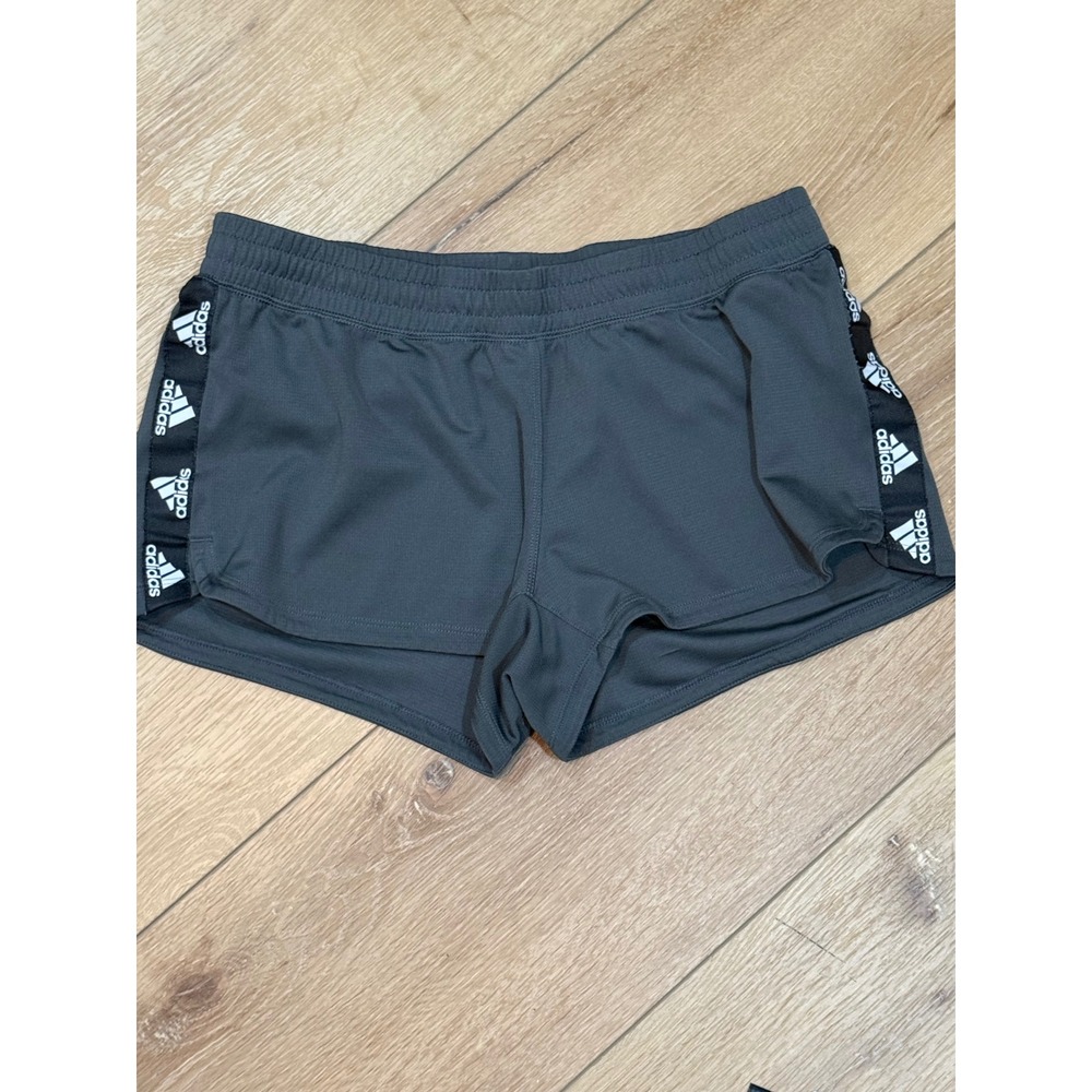 Adidas Aeroready Women Grey Athletic Running‎ Shorts Logo Side Size M read descr